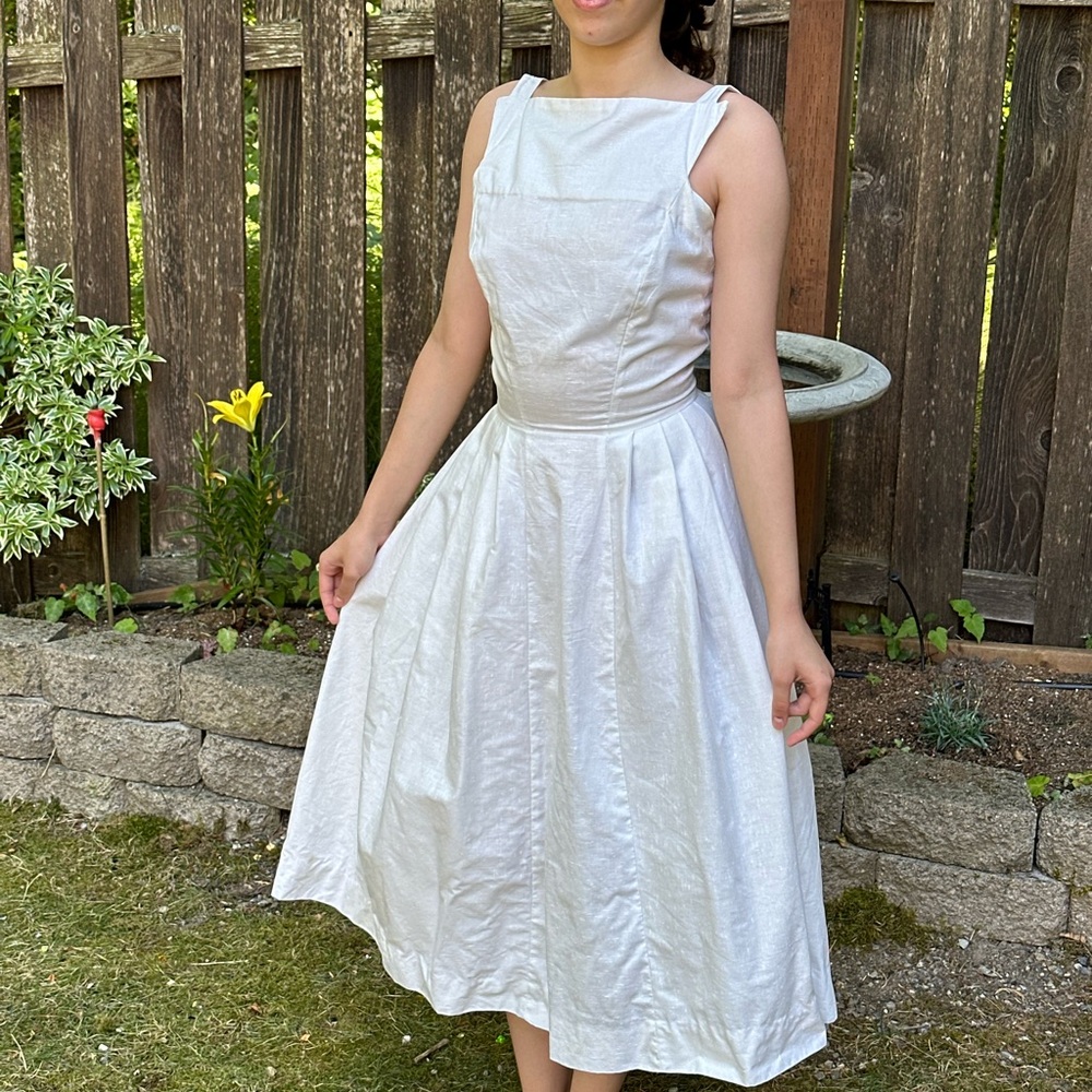 Elegant White Sleeveless linen Dress handmade vintage cottagecore 50s midi